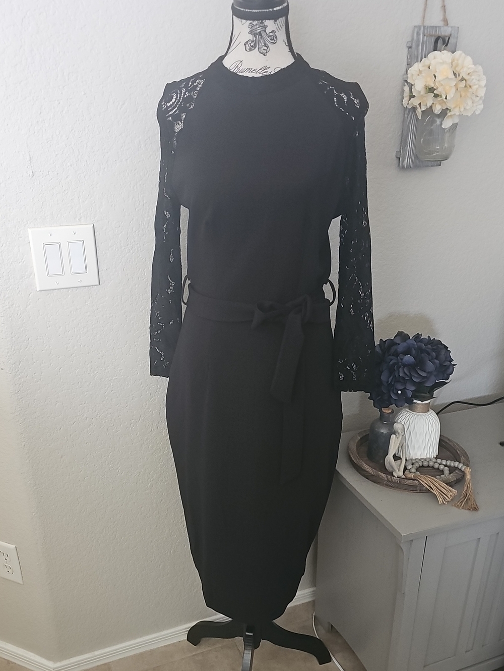 SHEIN Black Lace Sleeve Tie-Waist Dress